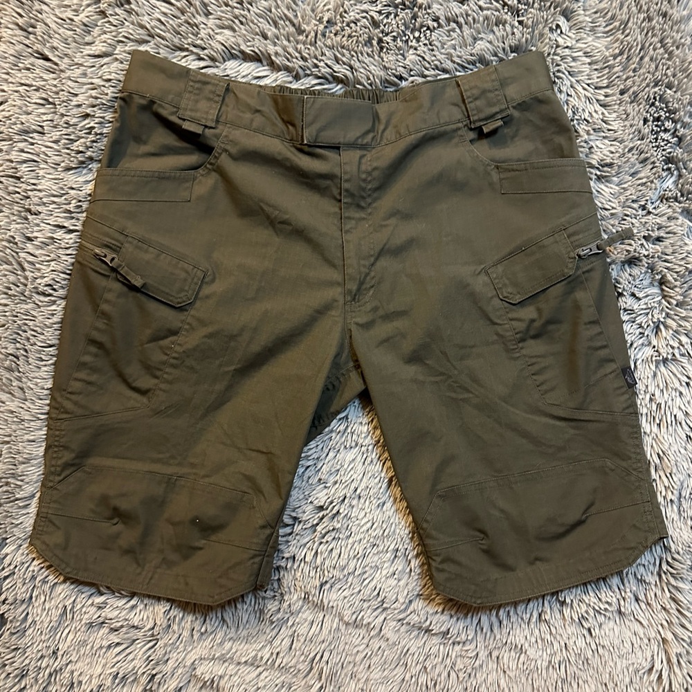 Helikon-Tex (URBAN TACTICAL SHORTS®) 11 - POLYCOTTON RIPSTOP Size 2XL Like New